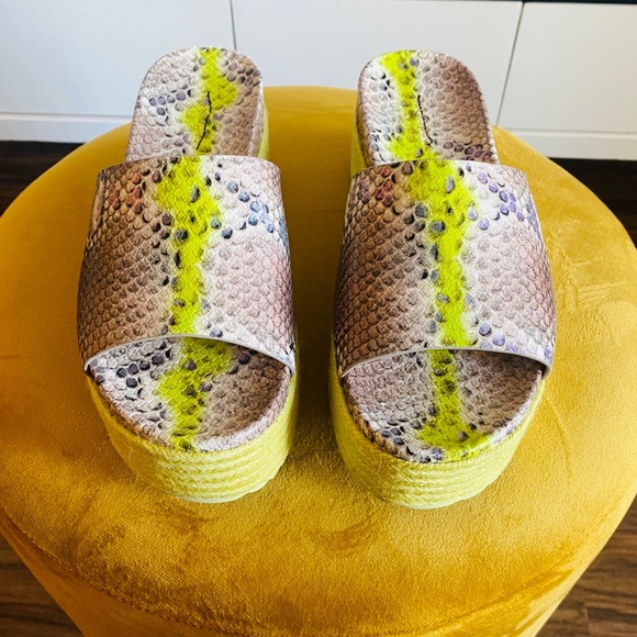 ✨✨✨ Kate Spade Multicolor Iridescent Genuine Leather Snake Print FlatForm Slide - Picture 1 of 5